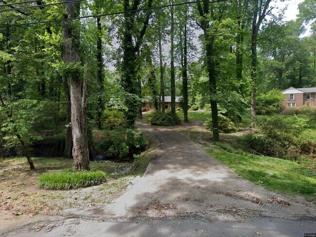 Primary Photo - 2010 Montbrook Ln