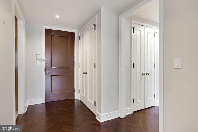 Building Photo - 1155 23rd St NW