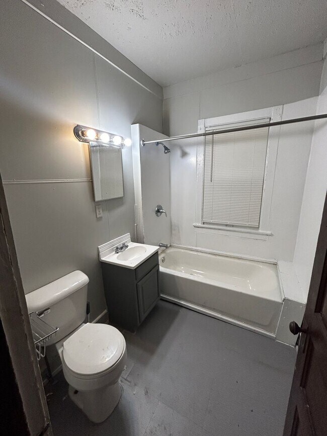 Building Photo - 2621N15thK