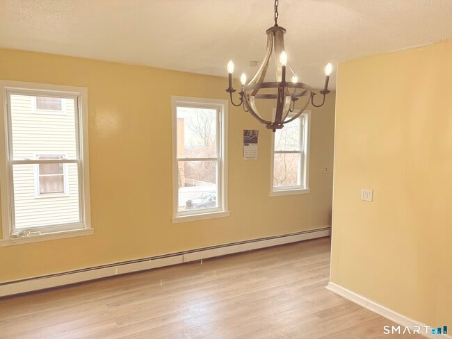 Building Photo - 202 Bellevue St