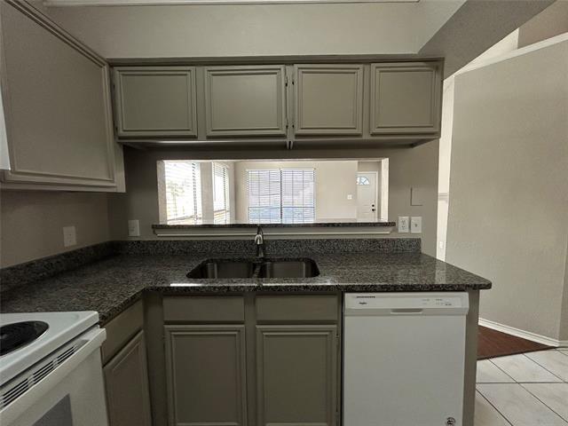 Building Photo - 7332 Blackthorn Dr