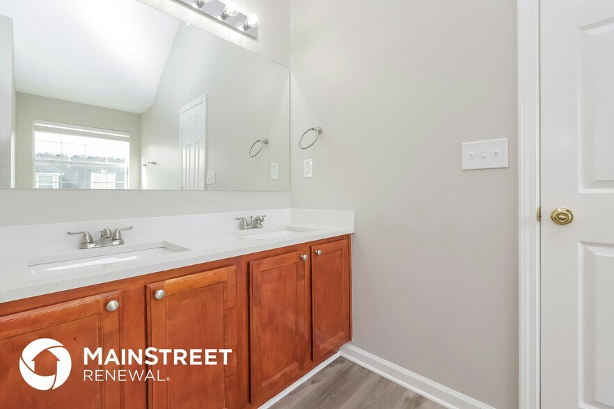 Building Photo - 400 Browning Field Way