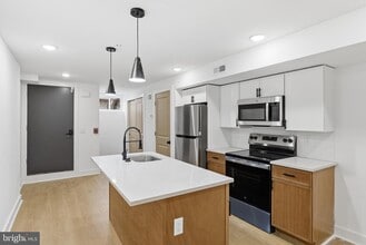 Building Photo - 863 N 43rd St