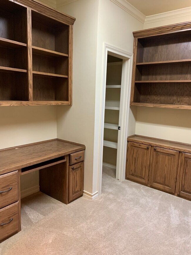 Building Photo - Luxury Garden Home In Tanglewood Terrace!!