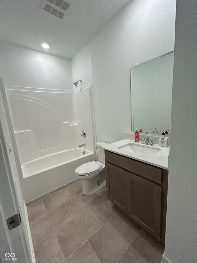 Building Photo - 7545 Fallsworth Dr