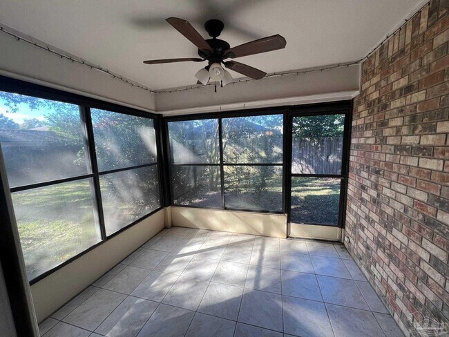 Building Photo - 3131 Oxford Cir