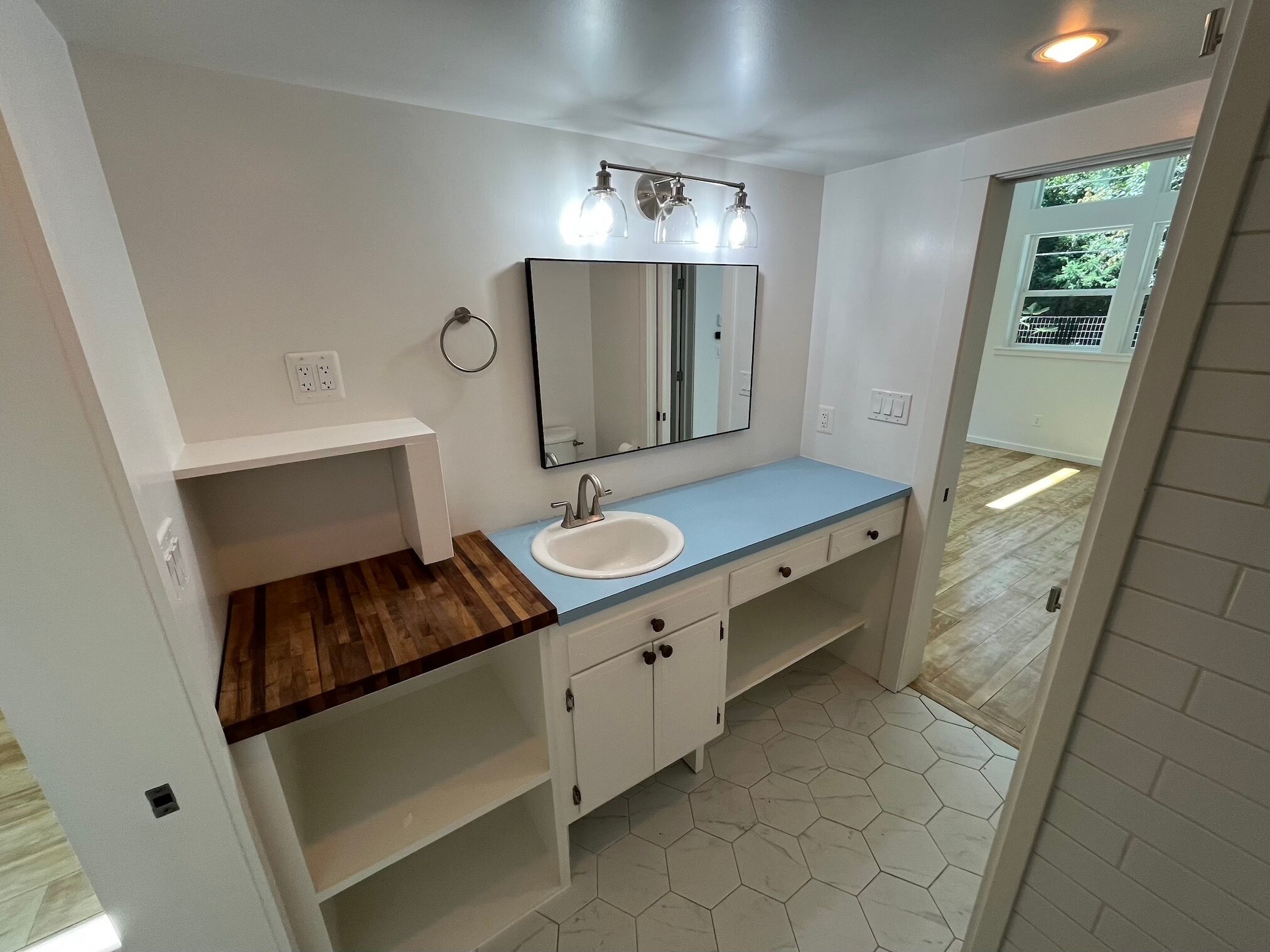 Building Photo - 8113 Sand Dollar Ln