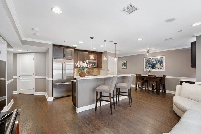 Building Photo - 1331 Grand St