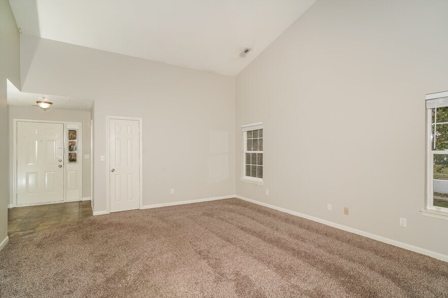 Building Photo - 5654 Fair Ridge Pl