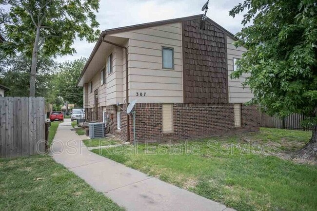 Building Photo - 307 S Seneca St