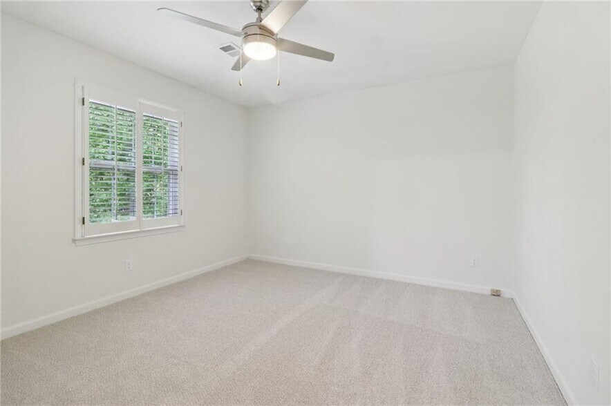 Building Photo - 571 Densley Dr