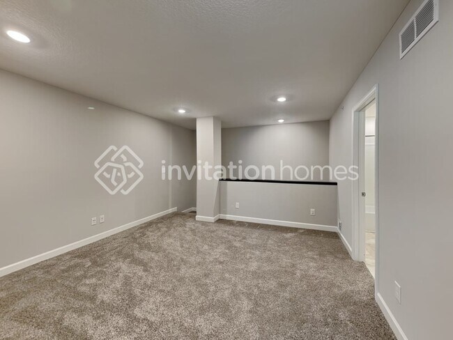 Building Photo - 10916 Zest St NE