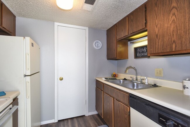 Interior Photo - Country Club