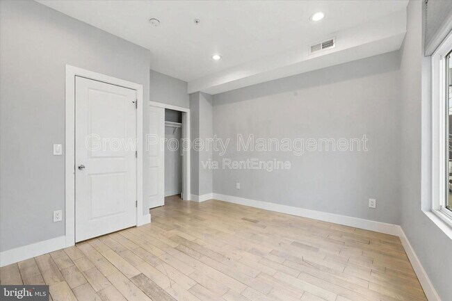 Building Photo - 1730 Ingersoll St