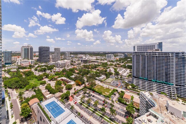 Building Photo - 650 NE 32nd St