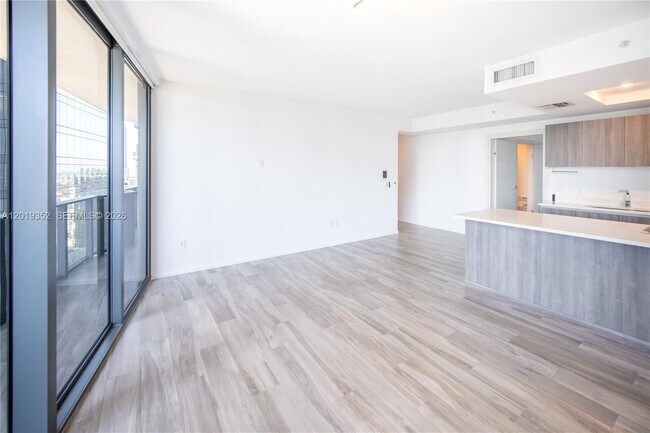 Building Photo - 801 S Miami Ave