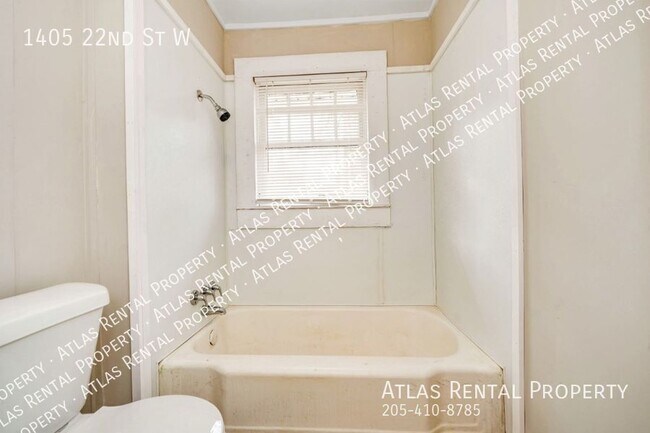 Building Photo - 1405 22nd St W