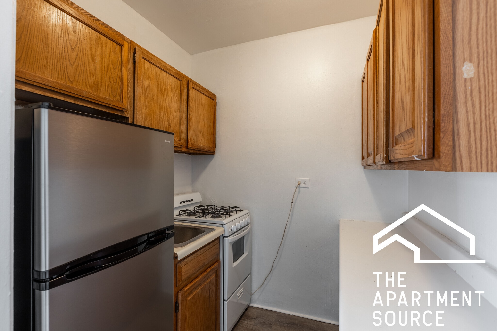 Building Photo - 717 W Belmont Ave