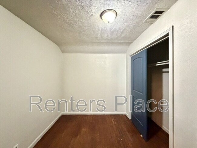 Building Photo - 4308 E 4th Pl