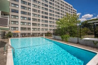 Building Photo - Metro 710