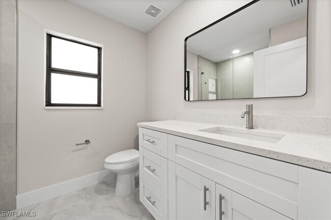 Building Photo - 2619 23rd St SW