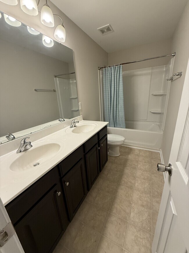Building Photo - 6855 Coopers Hawk Trail