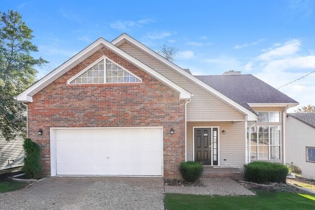 Primary Photo - 114 Northlake Dr