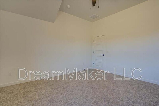 Building Photo - 138 Trimble Dr