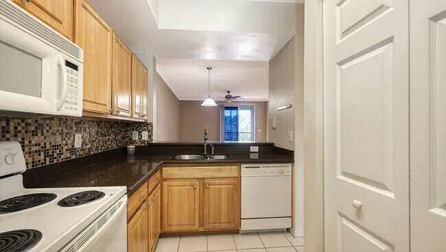 Building Photo - 4990 Baraldi Cir