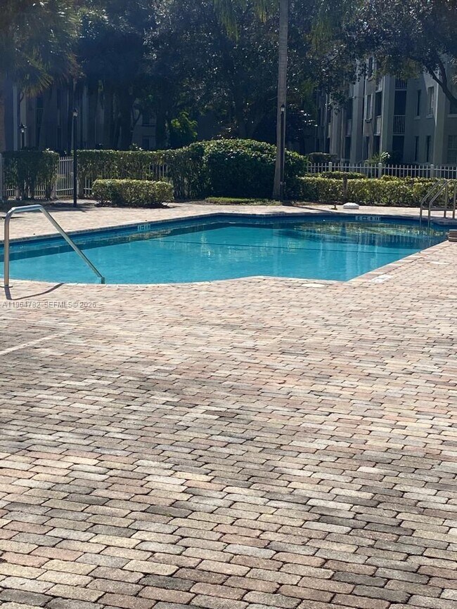 Building Photo - 631 SW 111th Ln