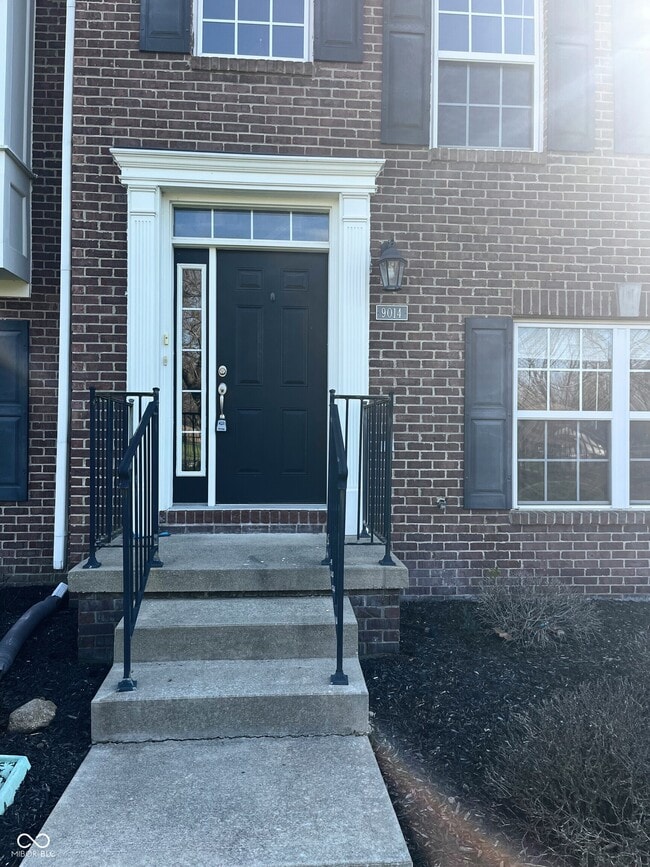 Building Photo - 9014 Mercer Dr