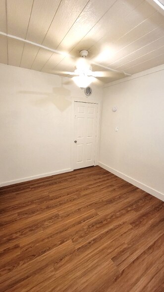 Building Photo - 2100 Hill Top Ct