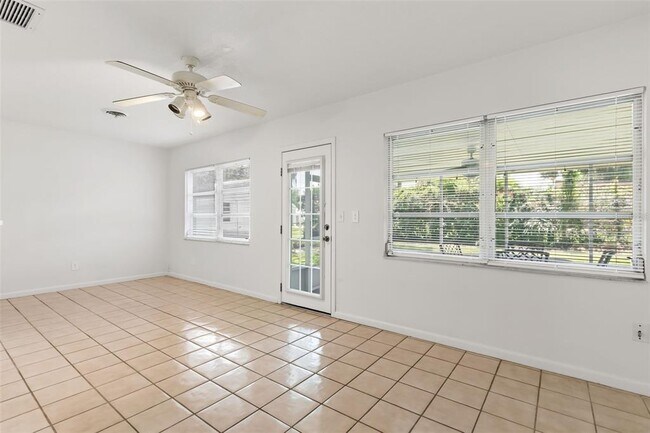 Building Photo - 3308 Raeford Rd