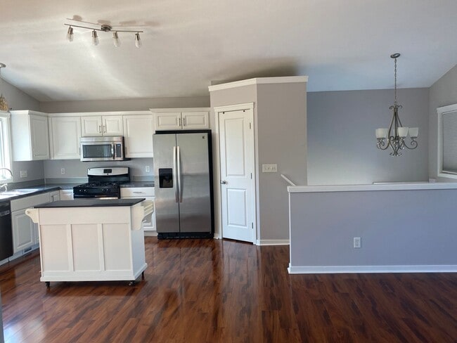 Building Photo - Spacious 5-Bedroom Home on Quiet Cul-de-Sac – Northeast Grand Rapids – Pet Friendly!