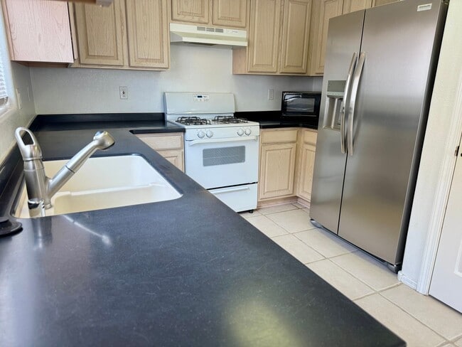 Building Photo - 4361 Altura Vista Ln NE