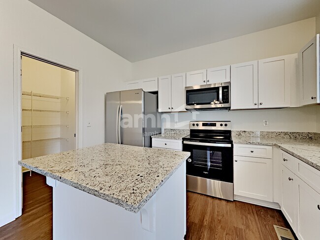 Building Photo - 1441 Bridgecross Pky