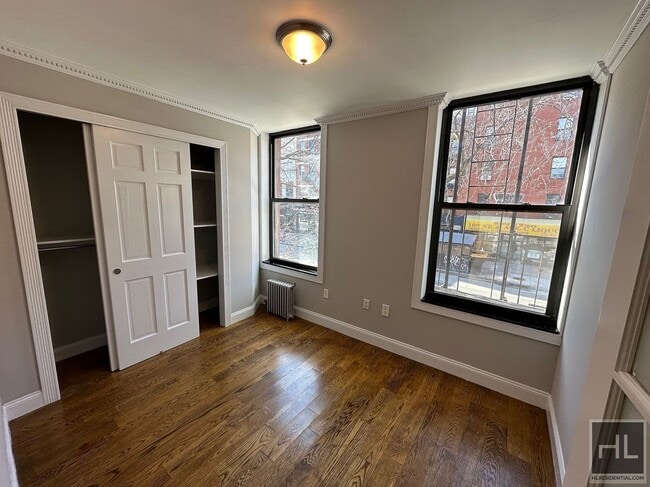 Building Photo - 396 E 10th St