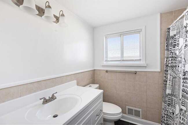 Building Photo - 2719 Pall Mall Dr