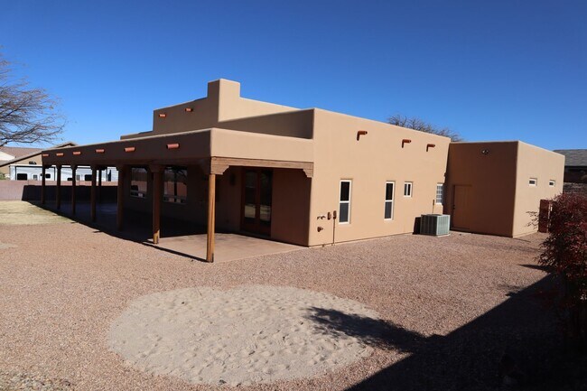 Building Photo - Your own resort! Elegant, Exclusive & Exquisite.