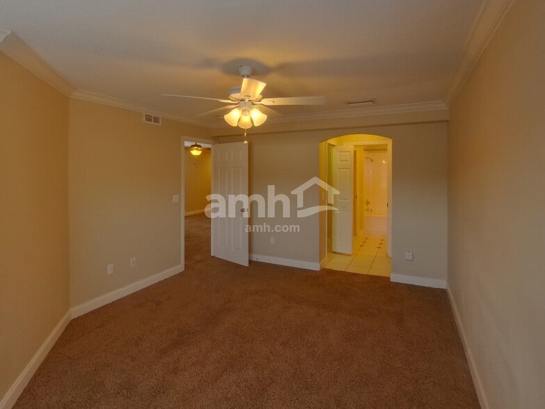 Building Photo - 28721 Seashell Ct