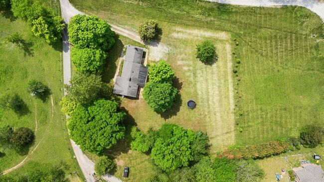 Building Photo - 1155 Ridge Hill Rd