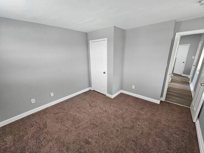 Building Photo - 2412 Huron St