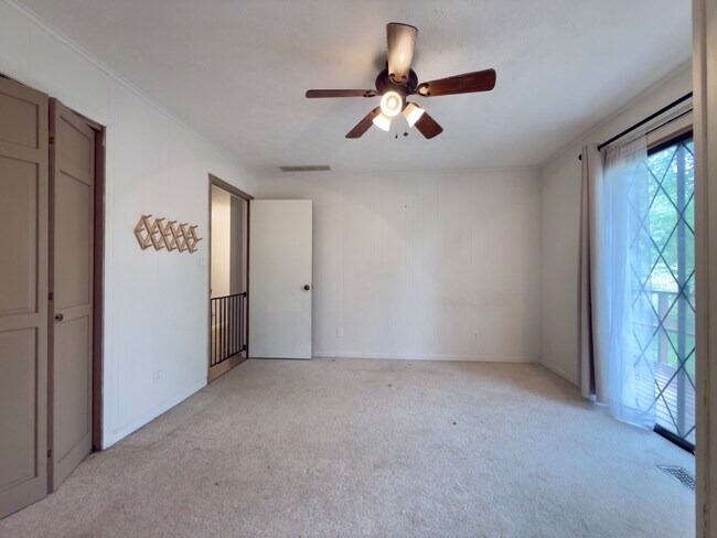 Building Photo - 295 Dogwood