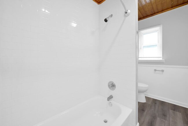 Building Photo - 342-344 East Morrill Avenue