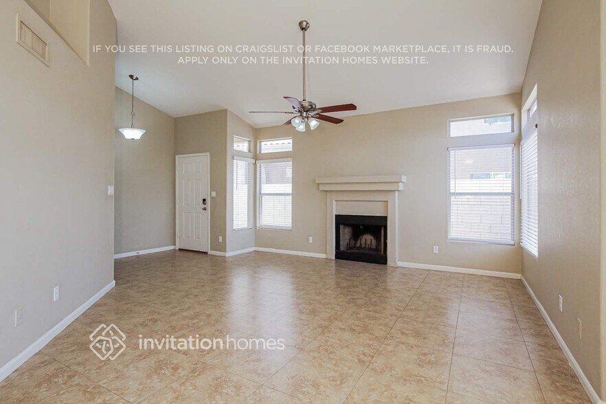 Building Photo - 257 W Amoroso Dr