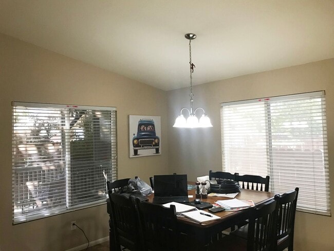 Building Photo - Single Story 2 Br, 2 Bath, 2 Car Home in Sparks