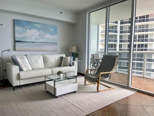 Building Photo - 1830 S Ocean Dr