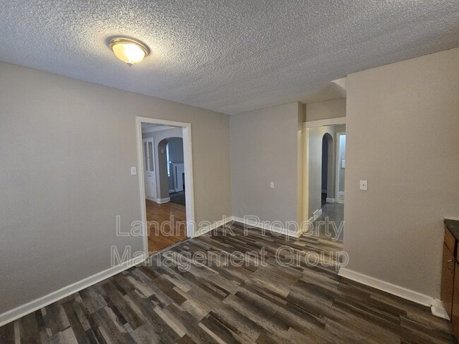 Building Photo - 10978 Craft St