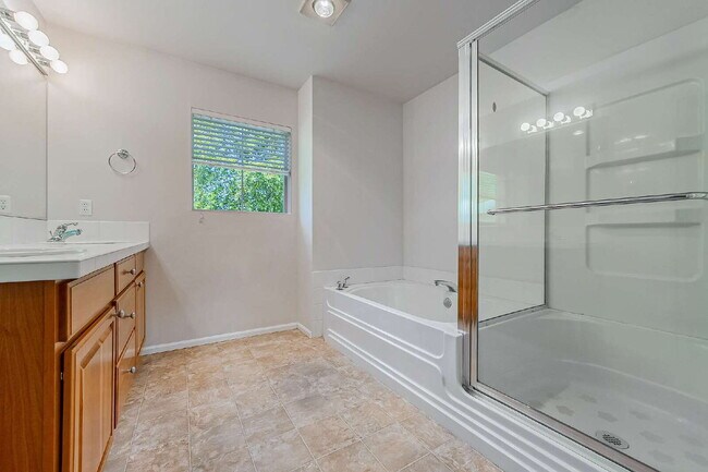 Building Photo - This is a beautiful property in the Savana...
