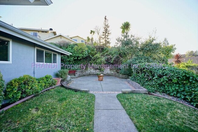 Building Photo - 110 Kaden Dr